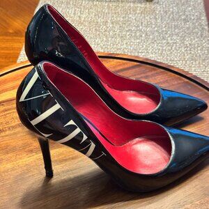 Sexy Black Valentino Patent Leather Heals